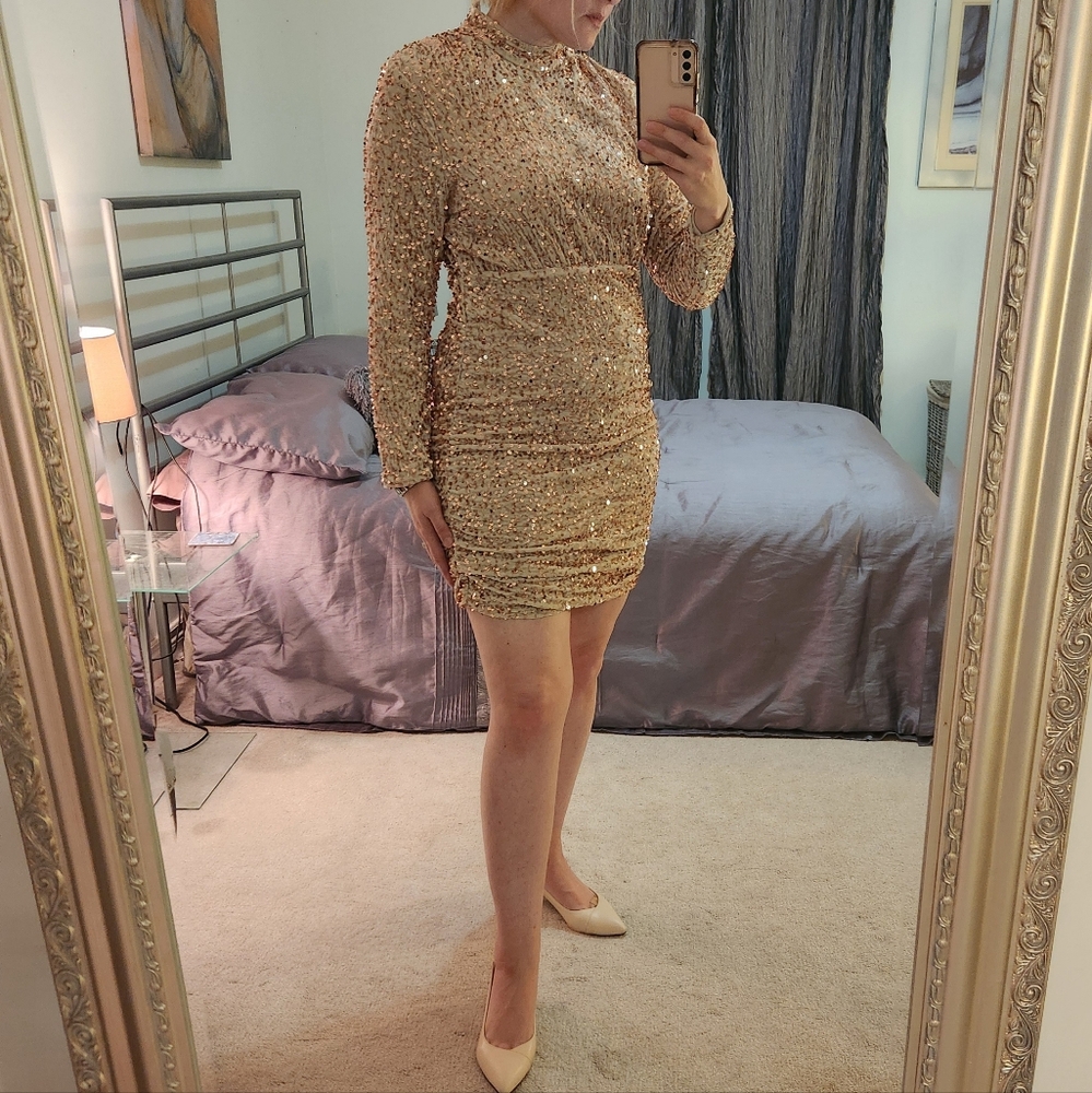 Elegant Gold Sequin Dress